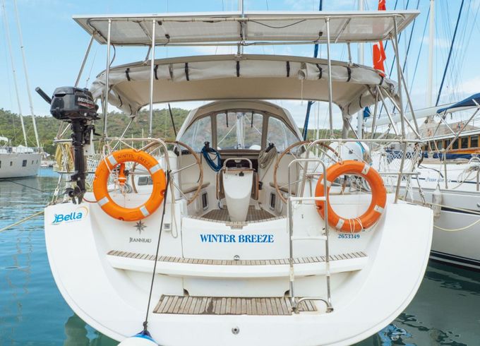 Sailboat Jeanneau Sun Odyssey 42i 12m