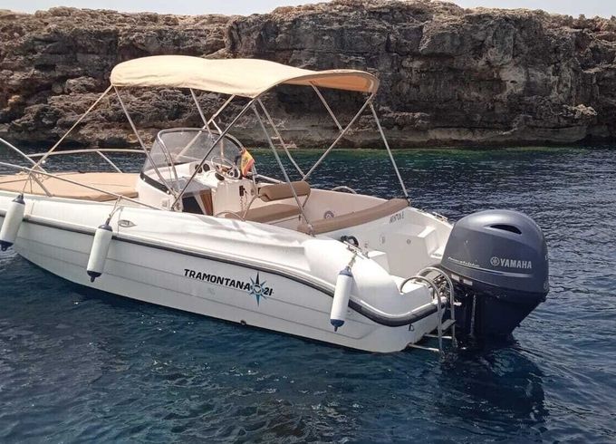Motorboat polyester yacht s. c. marion 630 cabine 115hp