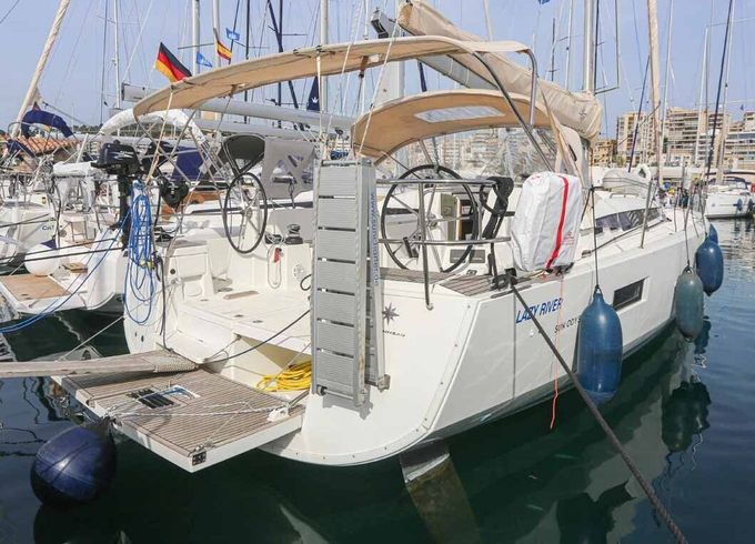 Sailboat Jeanneau Sun Odyssey 440 13m