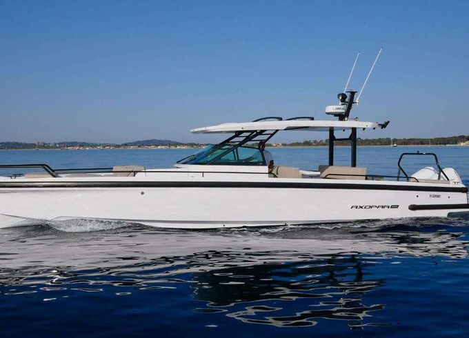 Motorboat Axopar 37 700hp
