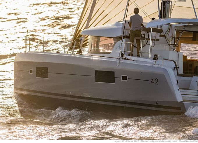Catamaran Lagoon 42 A/C &amp; GEN. 12m
