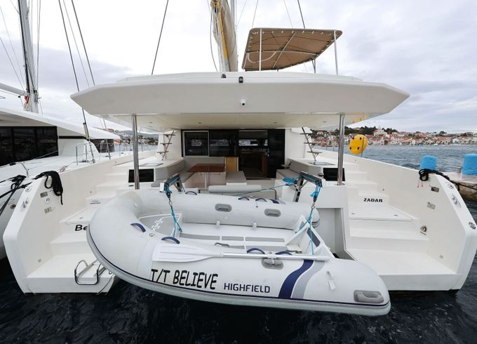 Catamaran DUFOUR 48 14.7m