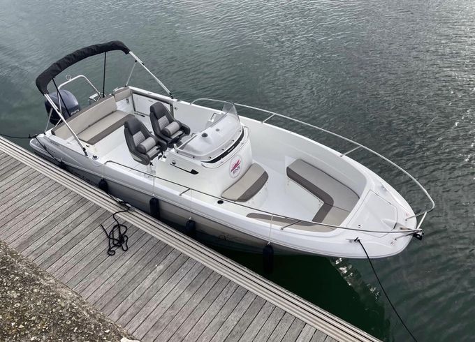 Motorboat Jeanneau Cap Camarat 7.5 Cc 225hp