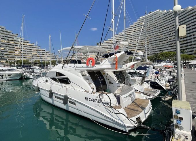 Motorboat Sealine F42/5 960hp