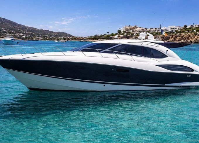 Motor yacht Sunseeker predator 60 1700hp
