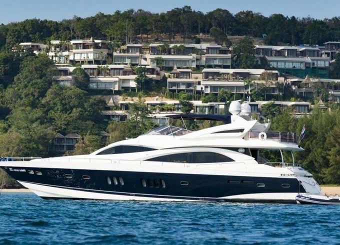 Motor yacht Sunseeker 90 4000hp