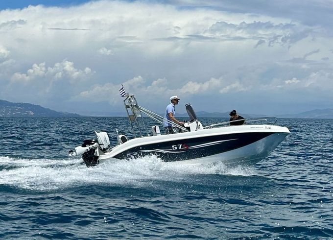 Motorboat Trimarchi 57s 100hp