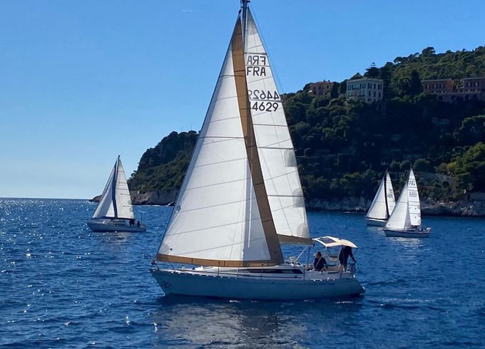 Sailboat Beneteau First 305 9m