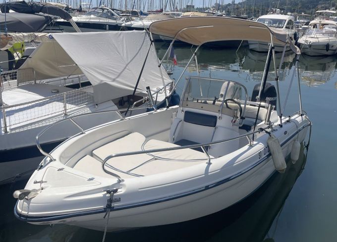 Motorboat Ranieri Voyager 19s 80hp