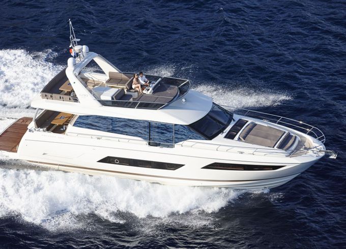 Motor yacht Prestige 680 1800hp