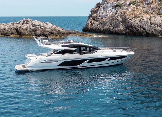 Motor yacht Sunseeker 74 Sport Yacht 3800hp