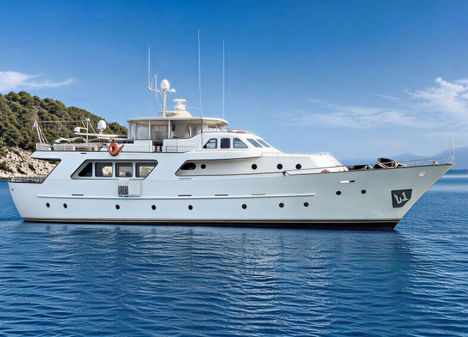 Motorboat CODECASA GENTLEMAN'S YACHT 874hp