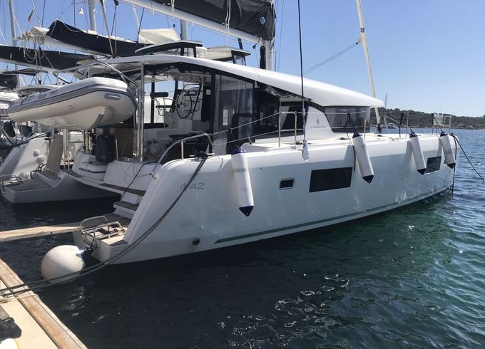 Catamaran Lagoon 42 12.8m