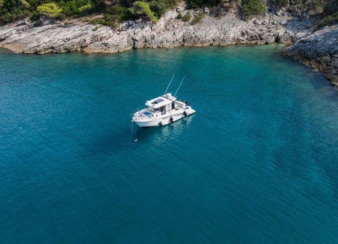 Motorboat Beneteau Barracuda 8 400hp