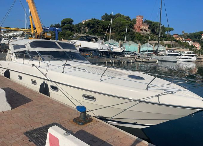Motorboat FIART 40 GENIUS 600hp