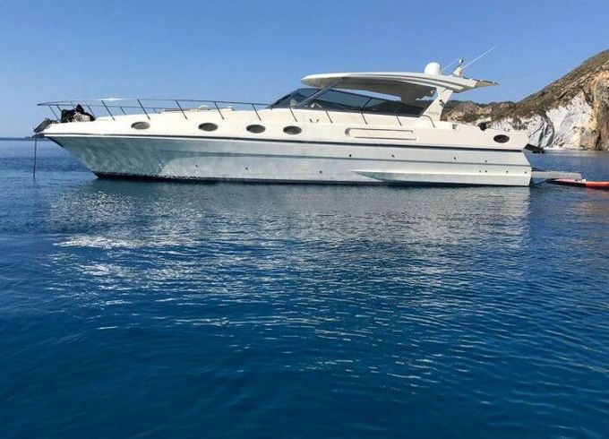 Motorboat PIANTONI 46 880hp