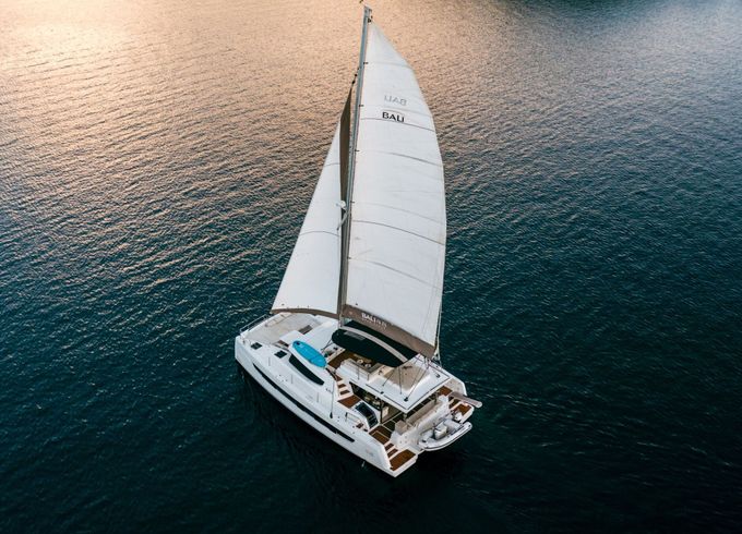 Catamaran Bali 4.8  15m