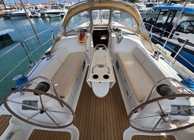 Sailboat Jeanneau Sun Odyssey 40.3 11.75m
