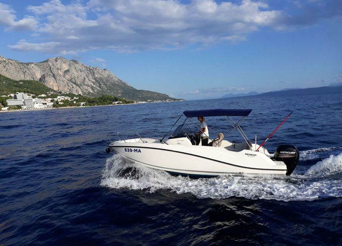 Motorboat Quicksilver Activ 675 Open 150hp