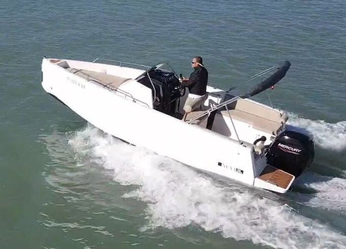 Motorboat Nuva M6 Open 150hp