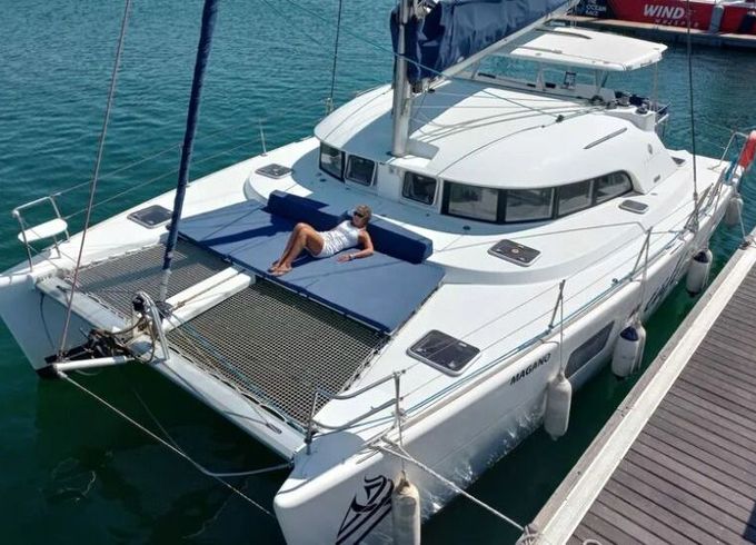 Catamaran Lagoon 380 S2 11.7m