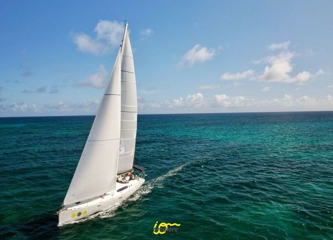 Sailboat BENETEAU OCEANIS 54 16.26m