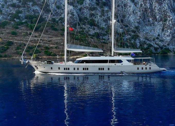 Motor yacht MOTORSAILER DE LOVE 1500hp