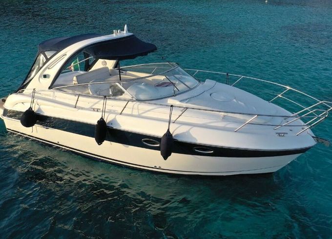 Motorboat Bavaria 30 Cruiser 350hp