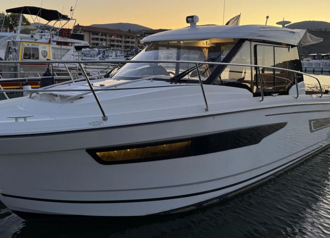 Motorboat Jeanneau Merry Fisher 895 300hp