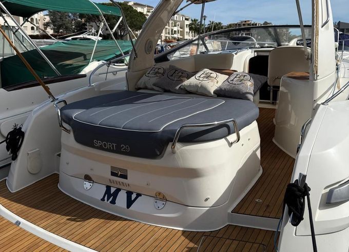 Motorboat Bavaria S29 440hp