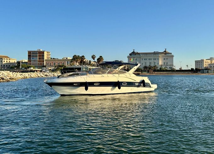 Motorboat Innovazioni e progetto Mira 34