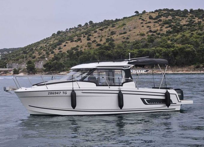 Motorboat Jeanneau Merry Fisher 795 250hp