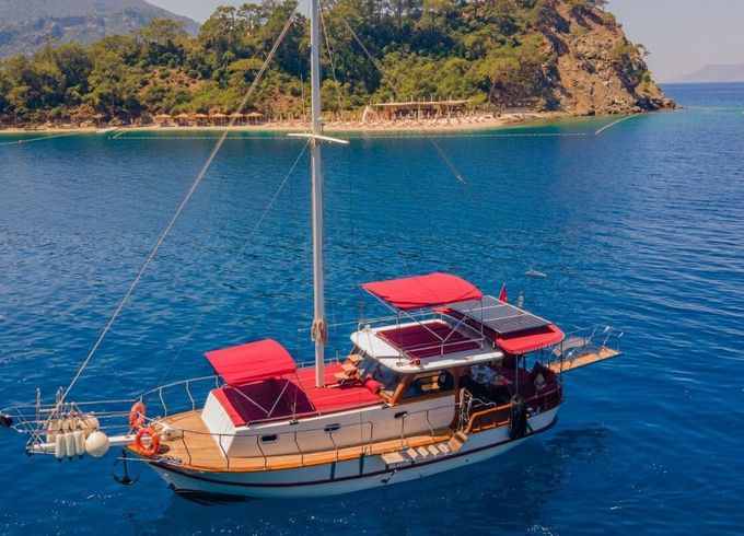 Gulet Standard custom built gulet with a capacity of 4 Ketch 14m