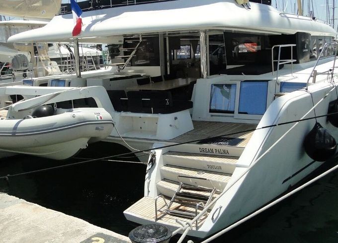 Catamaran Lagoon-Bénéteau Lagoon 620 - 6 + 2 cab. 18.9m