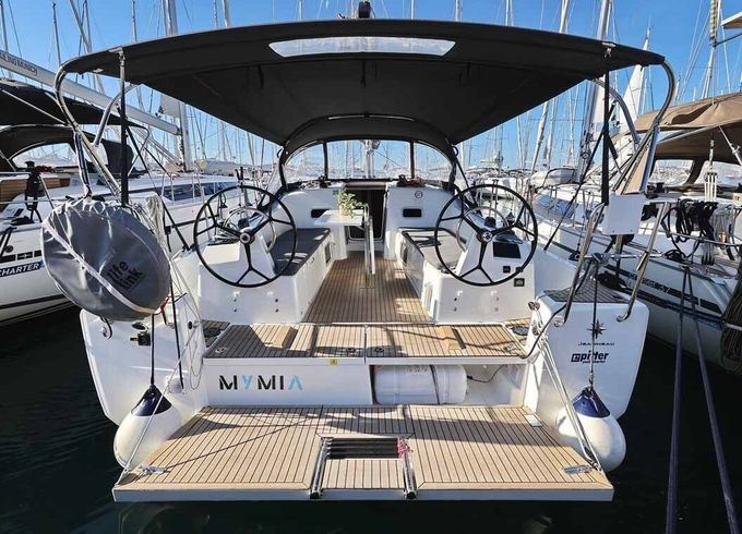 Sailboat Jeanneau Sun Odyssey 380 11m