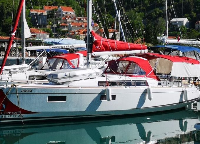 Sailboat Bénéteau Oceanis 38.1 11m
