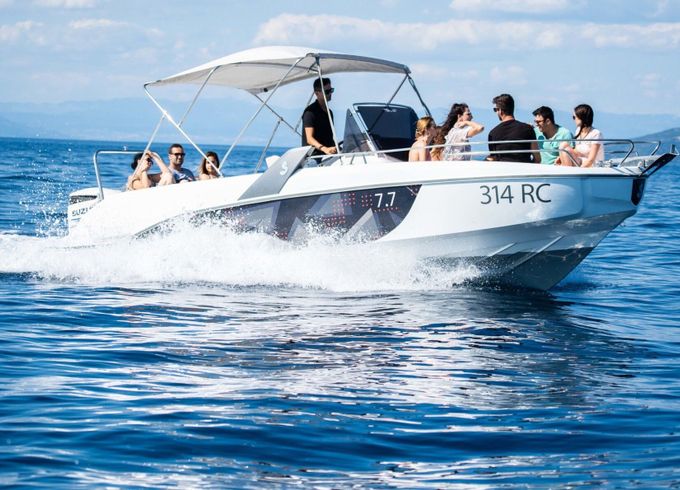 Motorboat Beneteau Flyer 7.7 300hp