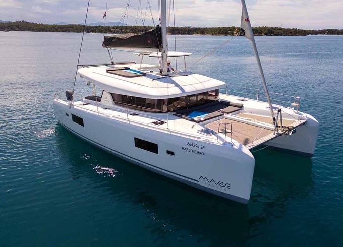 Catamaran Lagoon-Bénéteau Lagoon 42 - 4 + 2 cab. 12.8m