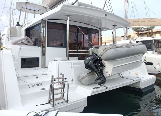 Catamaran Catana Group Bali 4.4 - 4 + 2 cab. 13m