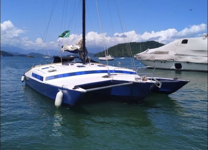 Catamaran Inglaterra Trimaran 16m