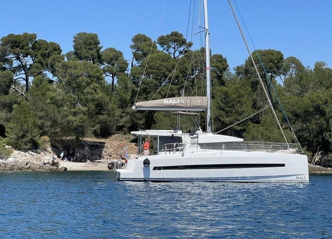 Catamaran Sorties à la journée BALI 4.1 12.1m