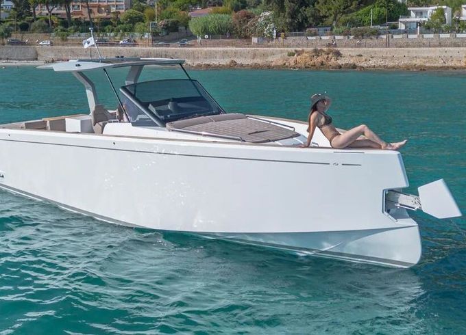 Motor yacht PARDO 43 750hp