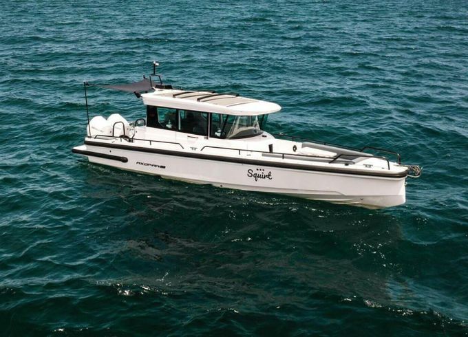 Motorboat Axopar 28 Cabin 300hp