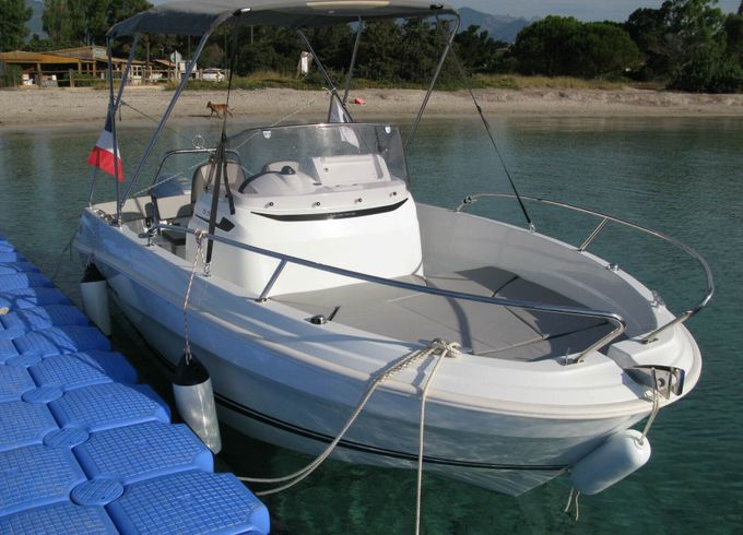 Motorboat Jeanneau Cap Camarat 5.5 Cc 100hp