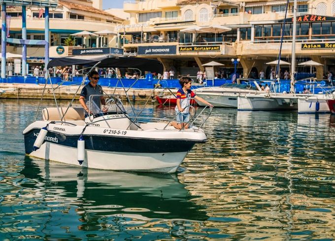 Boat without licence  BARCO PRIVADO PARA AVISTAMIENTO DE DELFINES 15hp