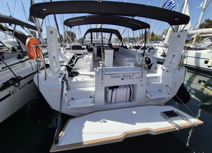 Sailboat Dufour Yachts Dufour 44 - 3 cab. 13m