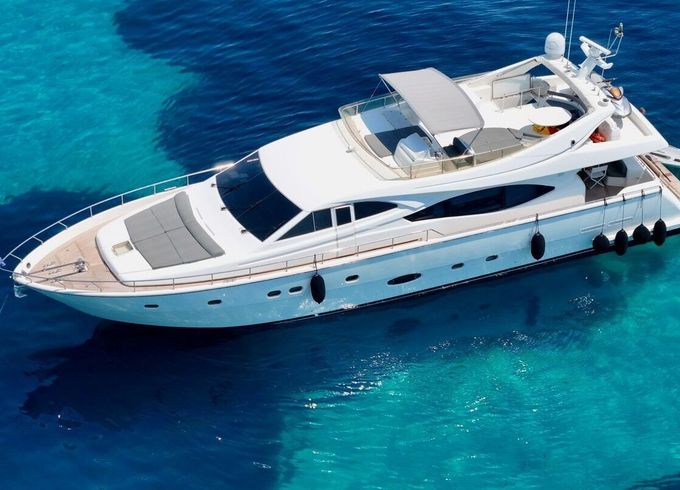 Motorboat Ferretti 76 3000hp
