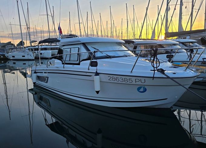 Motorboat Jeanneau Merry Fisher 795 Series 2 200hp