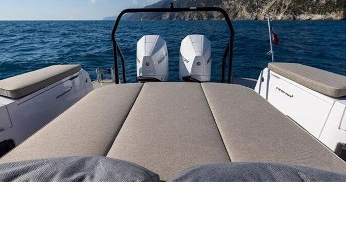 Motorboat Axopar 37 St 600hp