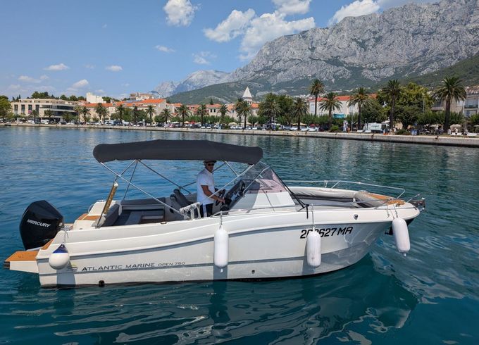 Motorboat Atlantic Marine 750 Open 250hp